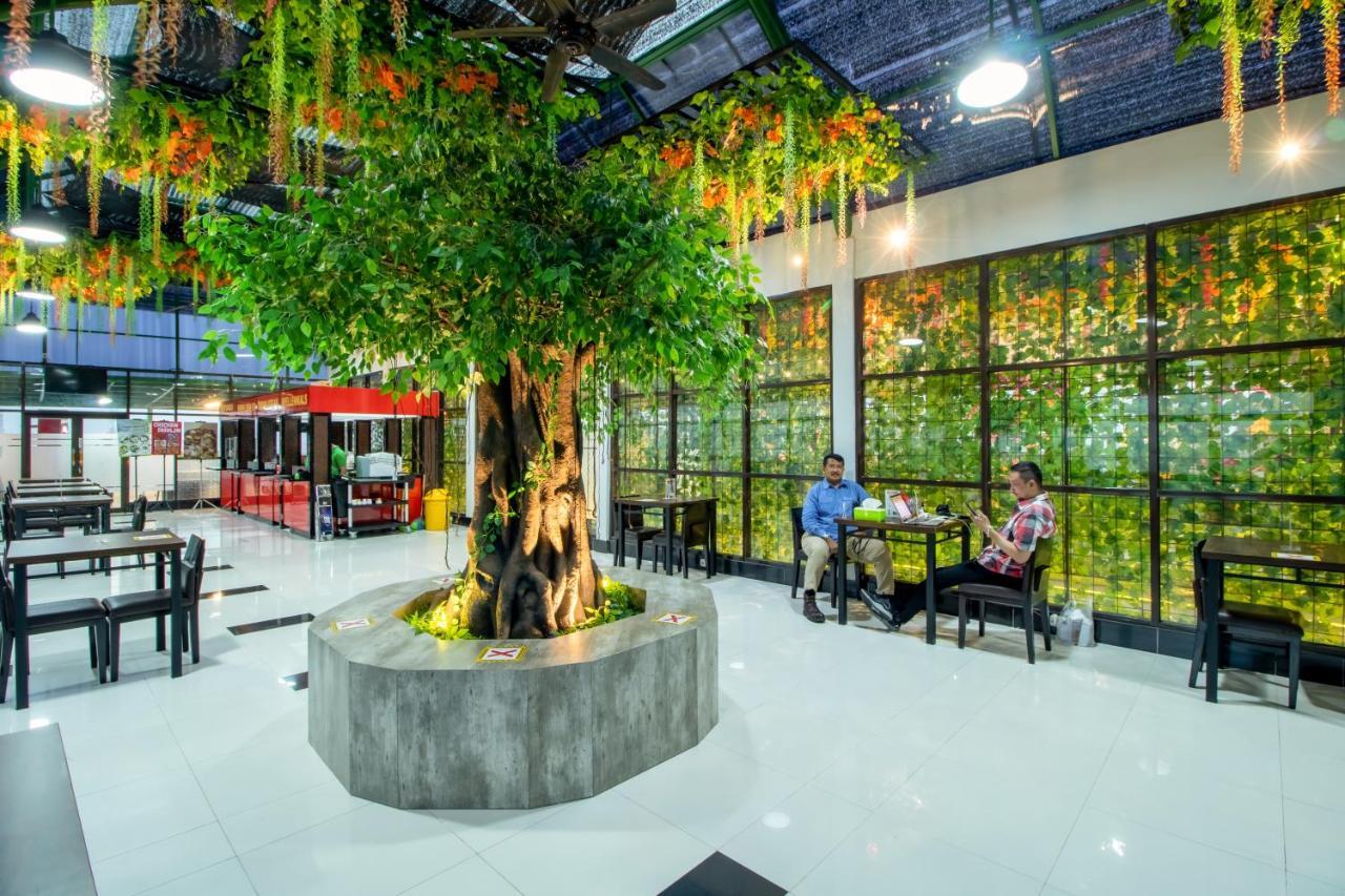 De 80'S Genteng Ijo Jakarta Exterior foto